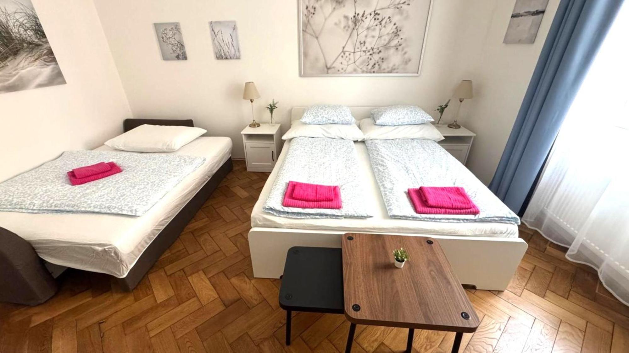 Side Street Apartments Прага Номер фото